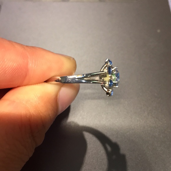 Size 5 Fragrant Jewels snowflake ring (3 for $45) - Picture 4 of 4